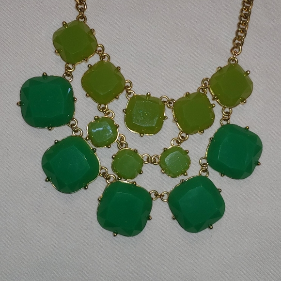 Green Statement necklace - Picture 2 of 2